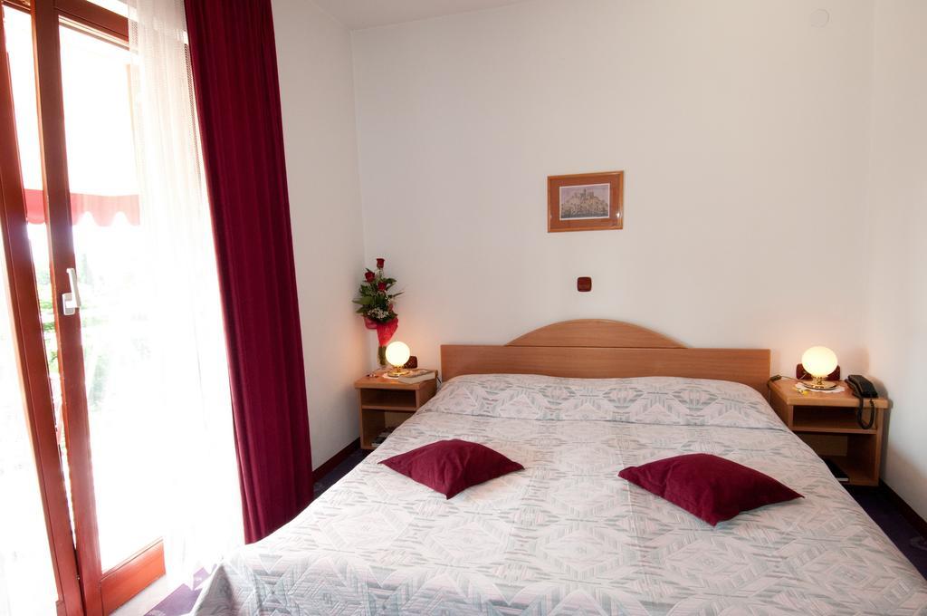 Bed & Breakfast Villa Klara Ичичи Номер фото
