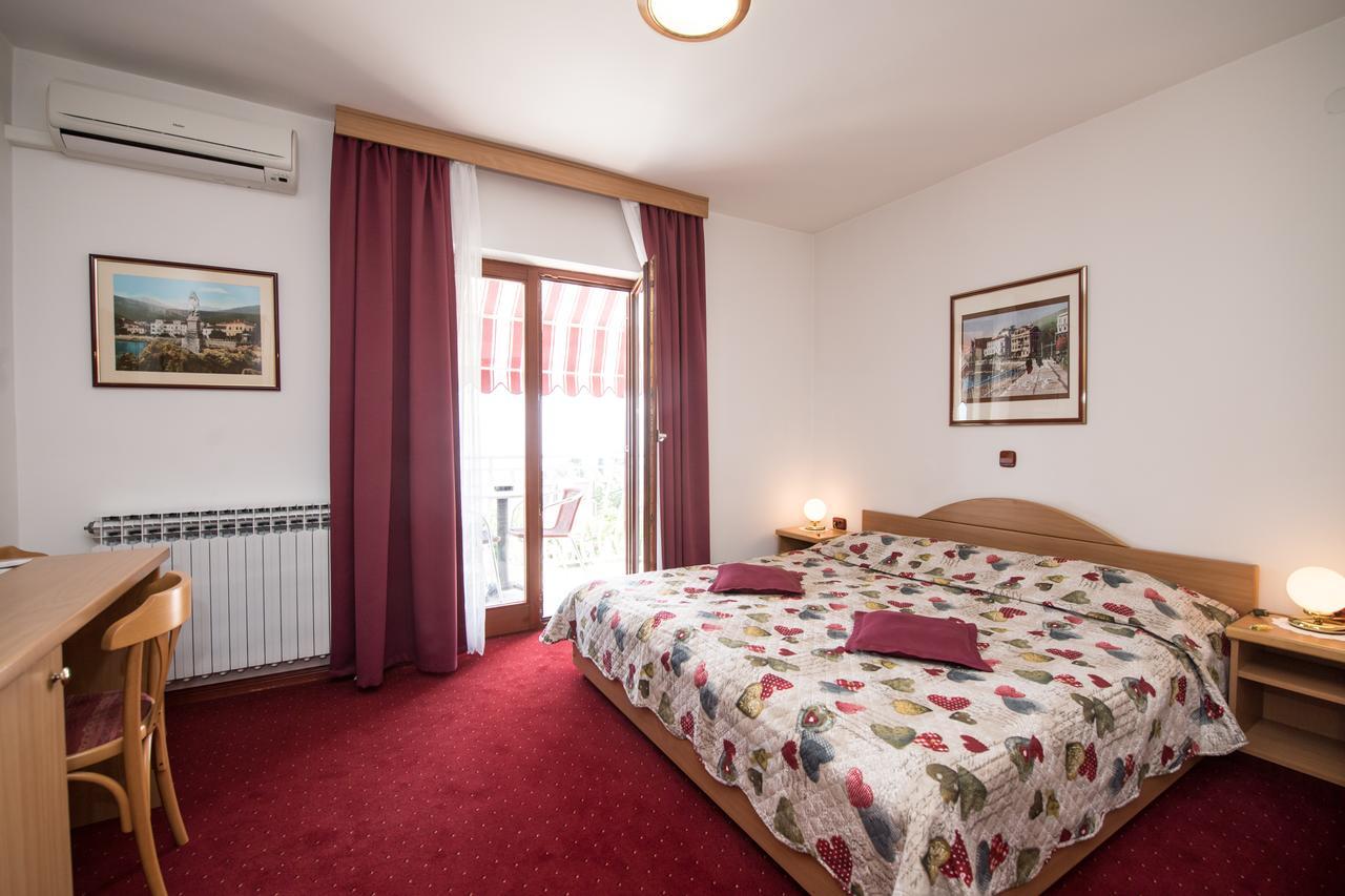 Bed & Breakfast Villa Klara Ичичи Экстерьер фото
